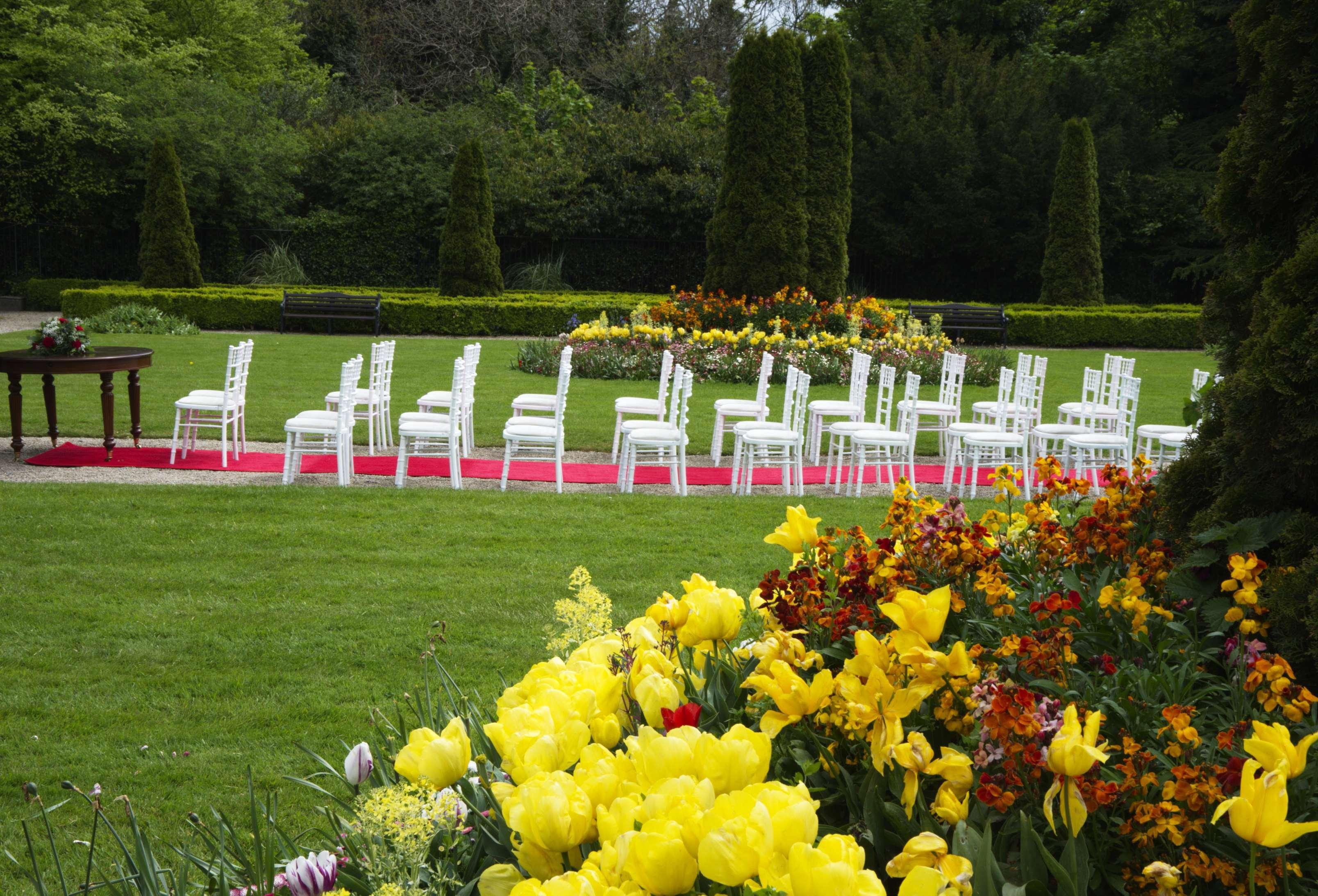圣海伦斯丽笙酒店 都柏林 外观 照片 The gardens of the Château de Launay